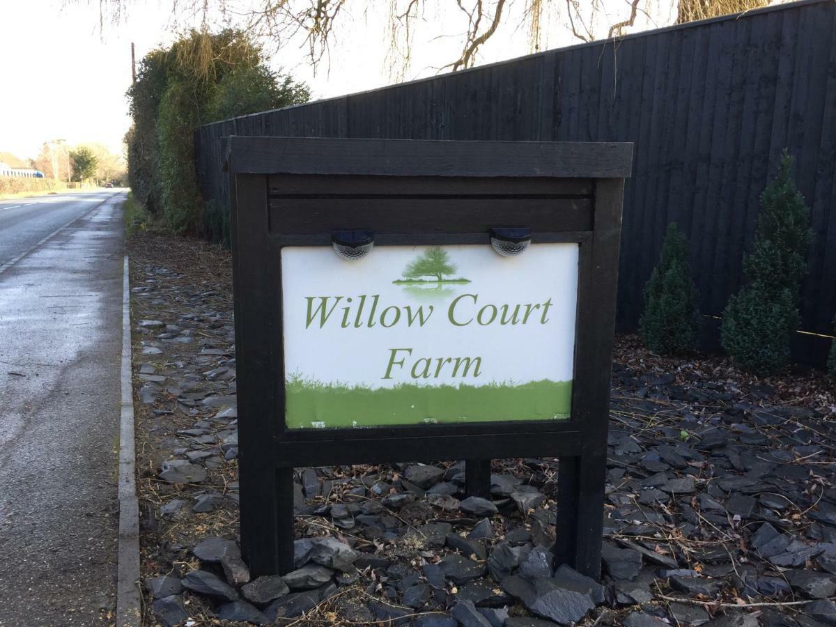 Willow Court Farm Studio: Family-Friendly Stay Near Legoland & Windsor Exterior photo